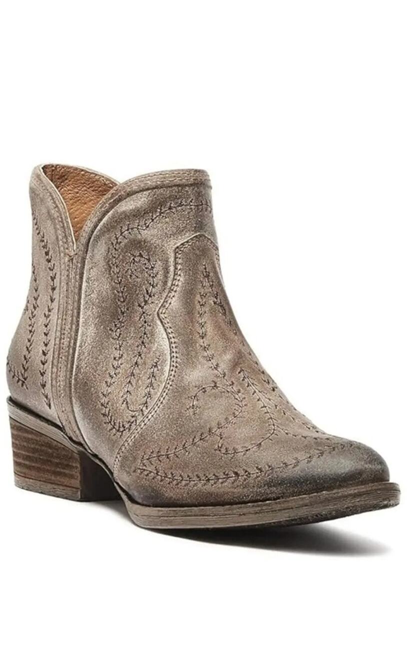Sterling River Embroidered R-Toe Boots Womens Size 7 Taupe Pullon Chelsea Ankle
